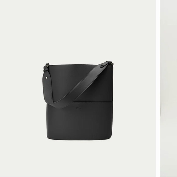 Freja New York Handbags - Elegant Black Leather Crossbody Bag